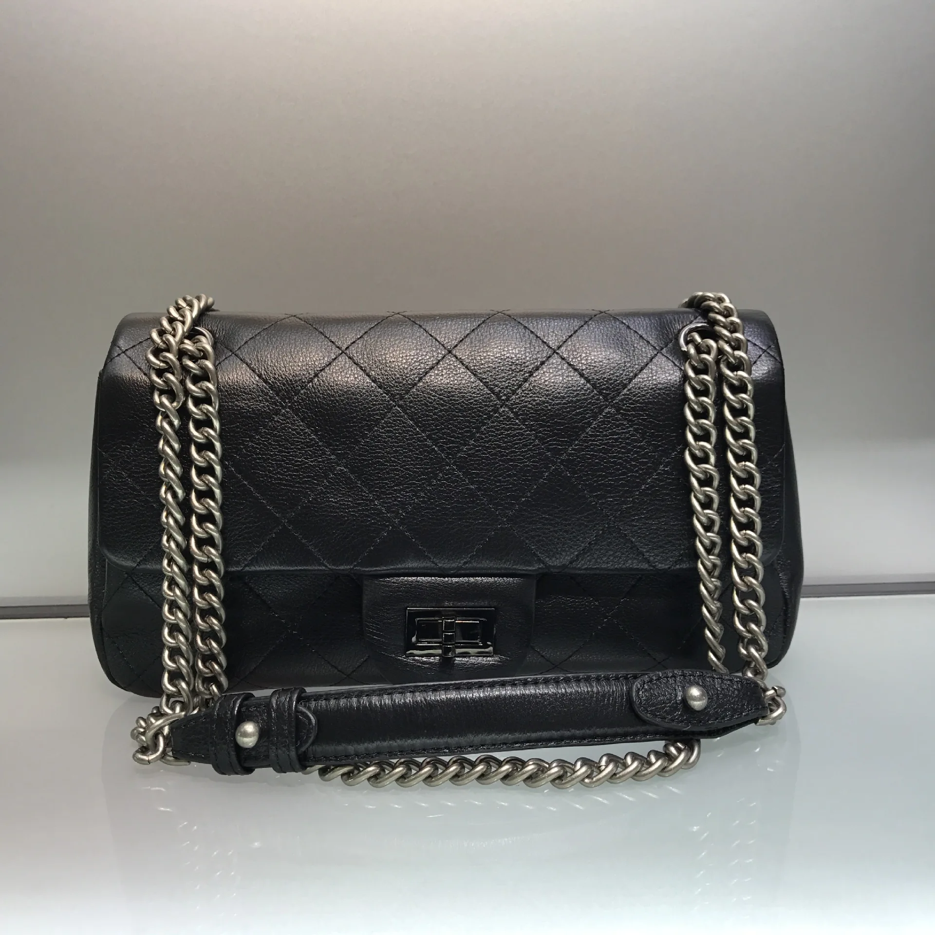 

New Bag with Mouth Cover Cow Leather Female Bag Real Leather Small Scented Wind Grid Chain Bag Single Shoulder Skew Satchel Bag