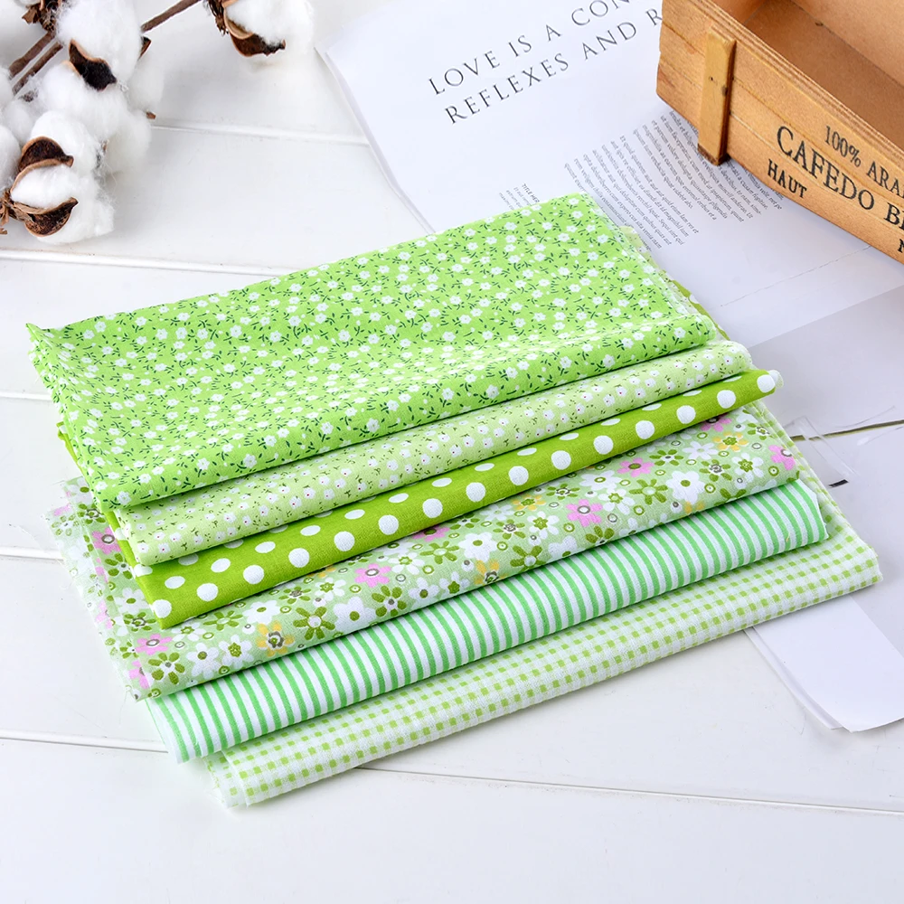 

Dozzlor 6/7Pcs 50x50cm Assorted Craft Fabric Bundle Squares Fabric Sets No Repeat Design Printed Floral Cotton Fabric For Sewing