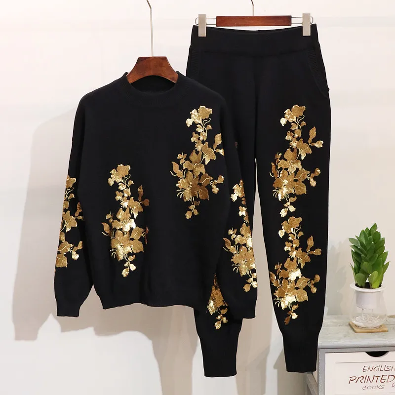 

2019 Autumn and Winter Women's Knitted Pants Suit Casual Gold Leaf Disc Flower Embroidery Sweater + Long Haren Pants Two Pieces