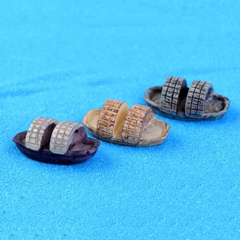

Small Fish Boat Boy Girl Toy Ship Fisherman Cosplay Statue Wallnut Shell Figurine Crafts Ornament Miniatures Desk Display Spain