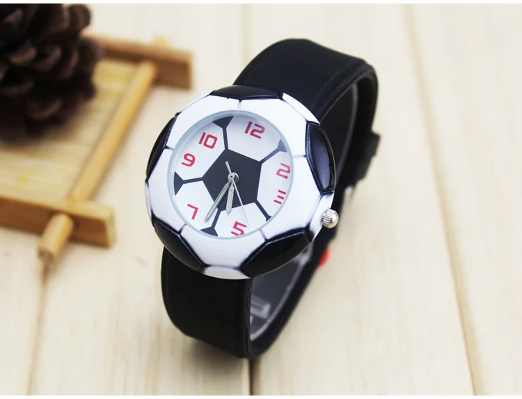 

2019 new cool 3D football children cartoon rubber children watch boy cheap blue quartz electronic wrist silicone