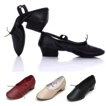 Балетные туфли на каблуке для женщин; обувь для танцев для девушек; Кожаные балетки на не сужающемся книзу массивном каблуке; цвет черный, розовый, красный