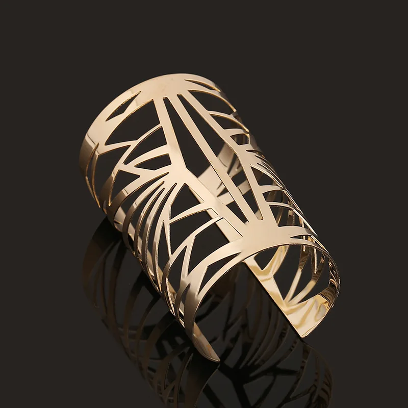 

DoreenBeads Fashion Women Bangles Gold Color Open Hollow Round Geomtric Pattern Metal Jewelry Concise Mother's Day Gift,1 Piece
