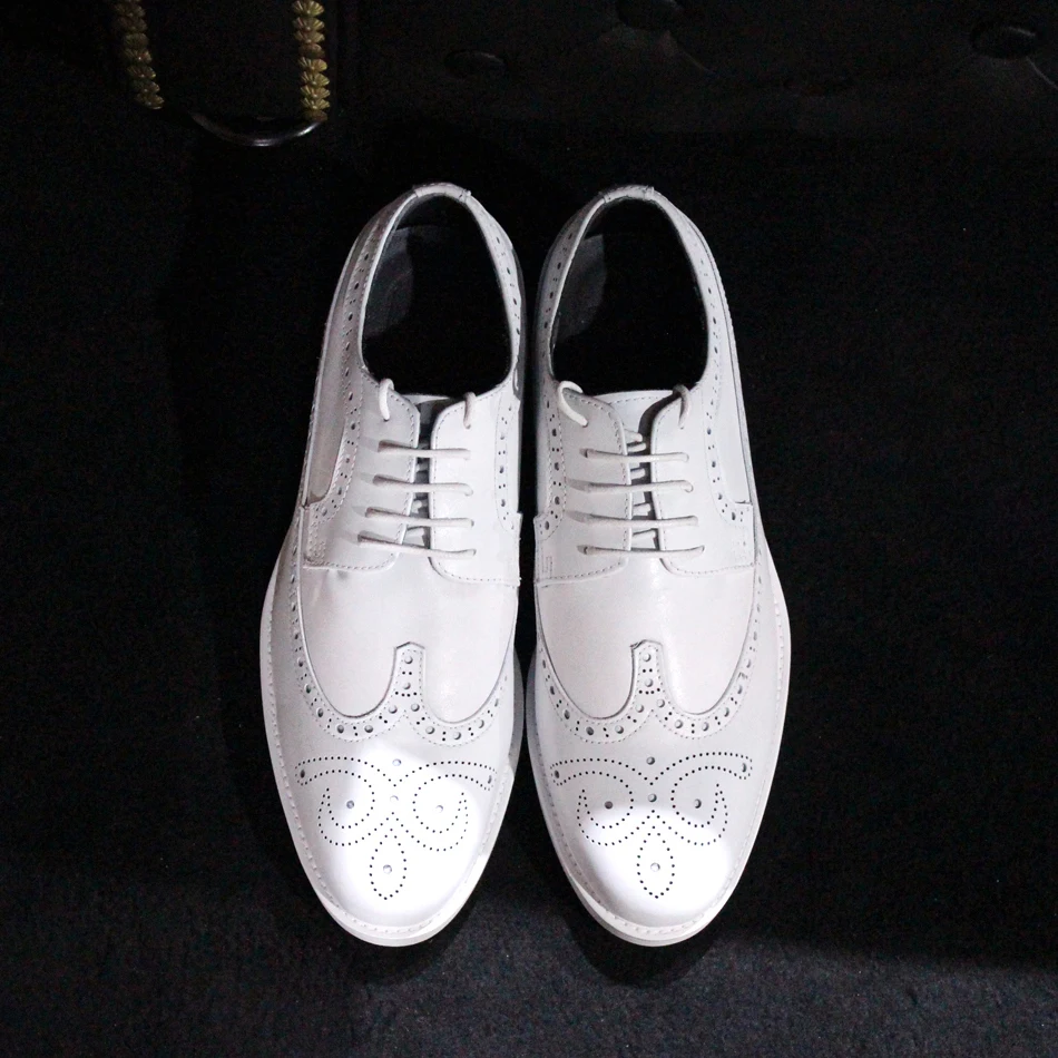 Белые Формальные Деловые туфли с перфорацией броги кожаные туфли мужские кожаные оксфорды с натуральным лицевым покрытием