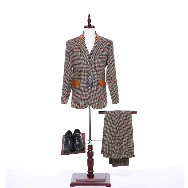 25-1   139      Classic new red, yellow and green striped lapel single-breasted men's evening dress and suits (jacket + pants + vest) custom made