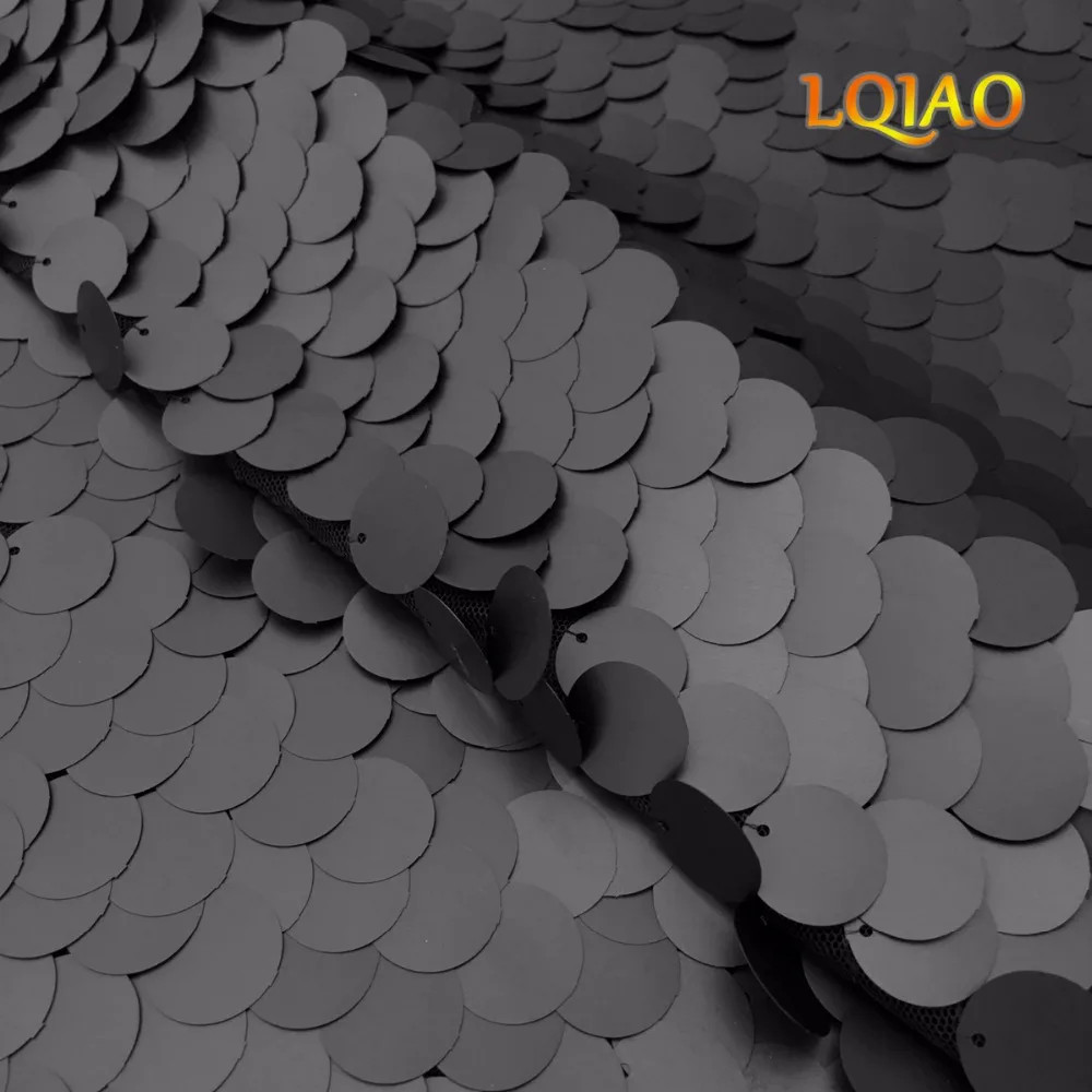 

2019 Newest Large Sequined Lace Fabric Matte Black 18mm Disc Paillette Table Cloth Embroidred Tulle BackGround Gold Silver 125CM