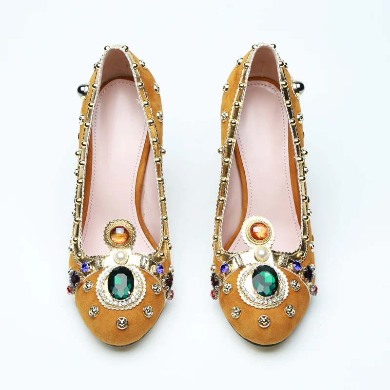 

Brand Designer Women Shoe Rivets Crystal Embellished Woman Shoes Flock Women Pumps Slip On Dress Wedding Shoe New Arrival