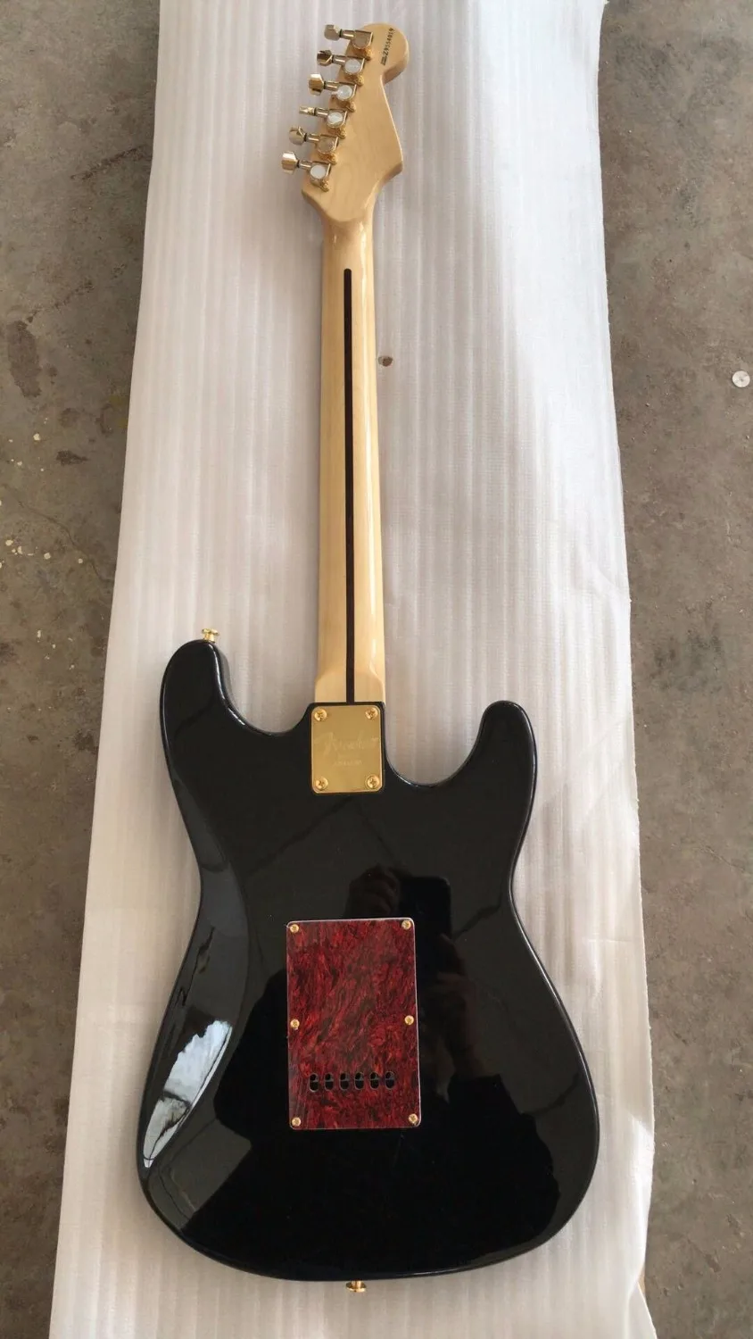 Wholesale New Cnbald Left Handed Electric Guitar STR Model Top Quality In Black 180418
