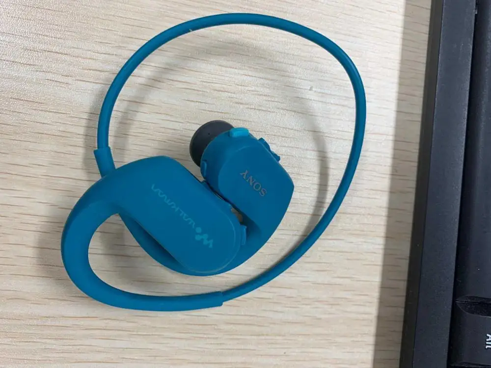 Используется (не новый) SONY водонепроницаемый плавательный MP3 плеер