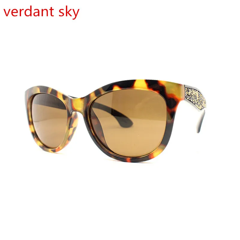 

2018 the latest fashion ultra light polarization stage show diamond women sunglasses retro 100% anti UV brand Sunglasses oculos