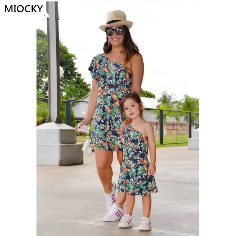Mother-Daughter-Dresses-Leaf-Print-One-Shoulder-Mini-Dress-Mother-and-daughter-clothes-Mom-and-daughter (1)