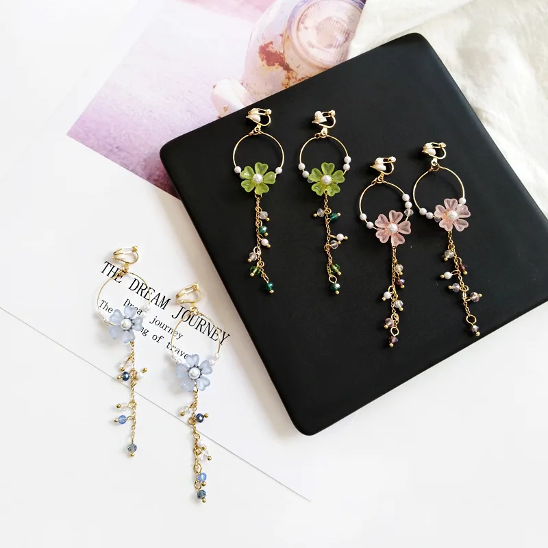 

Korean Styles Circle Acrylic Flower ladies Hanging Earring Pendant Handmade Hoop Earrings For Women Shiny Crystal Brincos