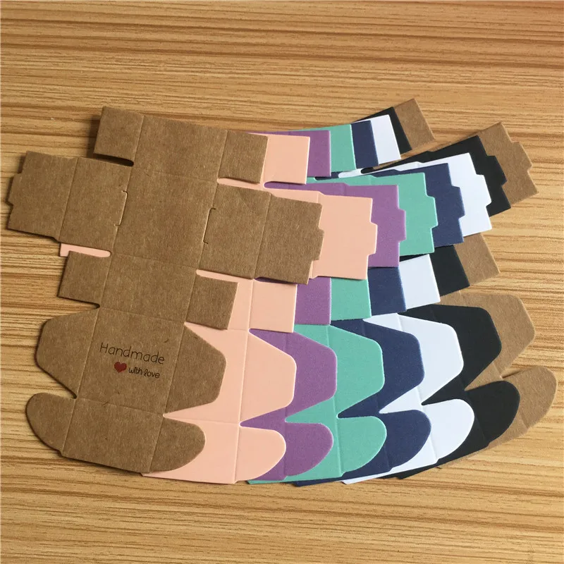 

50Pcs/Lot 6.5x6.5x3cm Gift Box Kraft Paper Handmade With Love Thank You Fashion Present Boxes For Package Jewelry Candy Cases