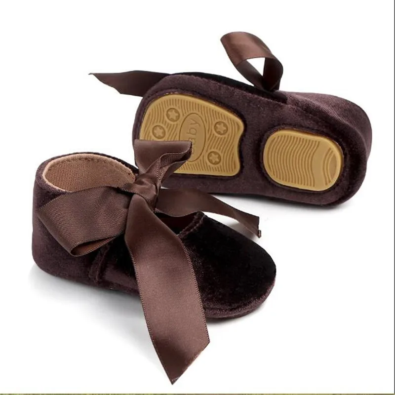 Рисунок 6 - Обувь для маленьких девочек с симпатичной лентой