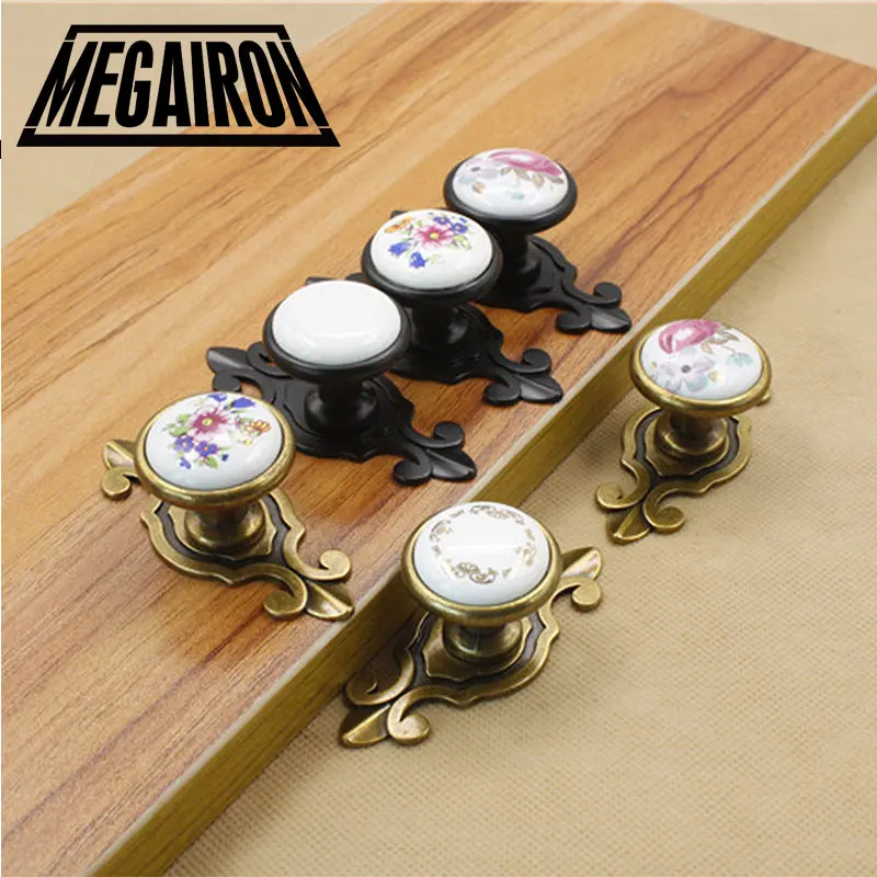 MEGAIRON أوروبا أسلوب بسيط مقابض للخزانة خمر الأزهار خزانة المقابض المطبخ دولاب سحب درج سيراميك مقابض MEGAIRON أوروبا أسلوب بسيط مقابض للخزانة خمر الأزهار خزانة المقابض المطبخ دولاب سحب درج سيراميك مقابض