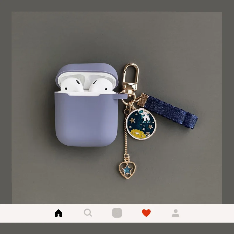 

Cute Astronaut Silicone Soft Case For AirPods Case Silicone Soft shell for wireless Bluetooth headset set female Cover Keychain