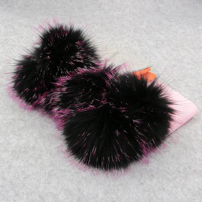 Pom pom hat