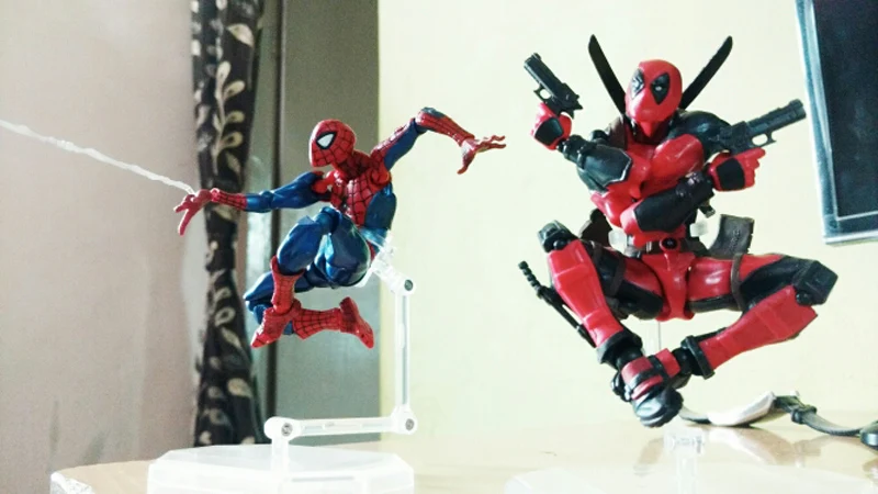 FIGMA Series NO.003 Revoltech Venom No.002 Spiderman No.001 Deadpool With Bracket PVC Action Figure Collection Model Toy 15cm (12)