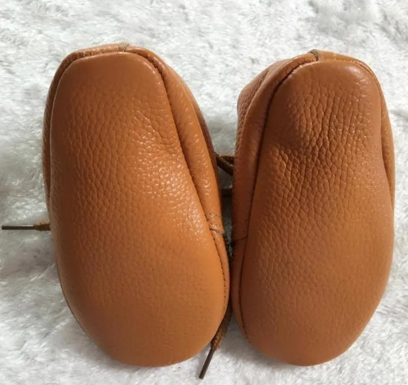 Розничная продажа Новые 37 цветов стильные из натуральной кожи детские мокасины коричневый одноцветное на шнуровке детская обувь