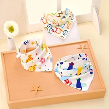 Новинка; милые детские нагрудники высокого качества; треугольные двухслойные хлопковые банданы с рисунками животных для малышей; нагрудники для новорожденных; Слюнявчики; шарф