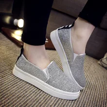 Новые женские лоферы на плоской подошве Повседневная модная обувь для девочек женские без шнуровки с круглым носком удобные Прошитые мокасины черный серебристый bling