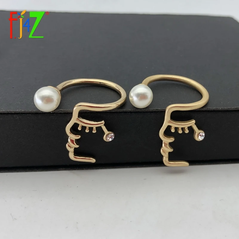 

F.J4Z Vintage Brand Rings for Women Fashion Human Face Simulated Pearl Cuff Finger Rings Jewelry anillos de mujeres