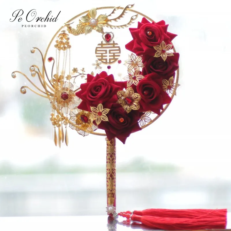 

PEORCHID Vintage Red Gold Bride Bouquet Chinese Traditional Round Palace Hand Held Fan For Wedding Bouquet Bridal Flowers 2019