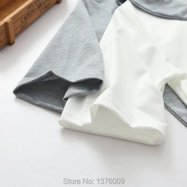 3168816079_1793503823