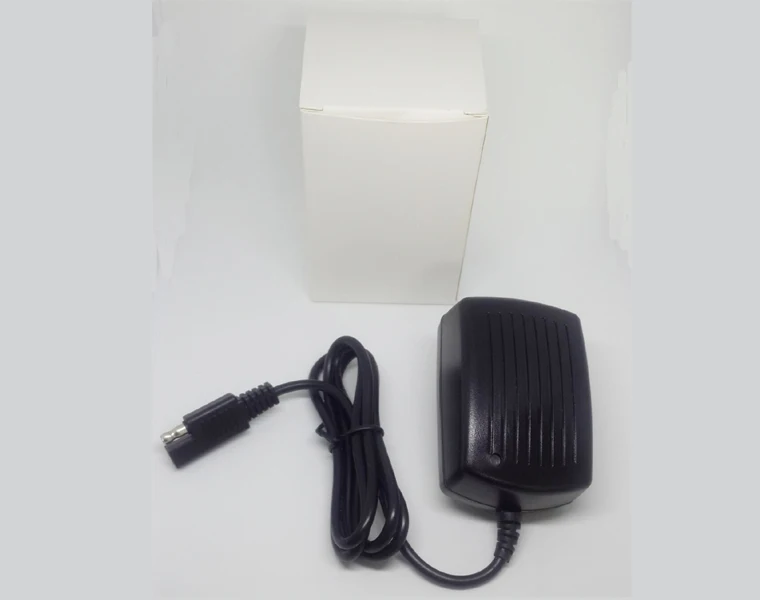 12V 1A charger WITH SAE CONNECTOR