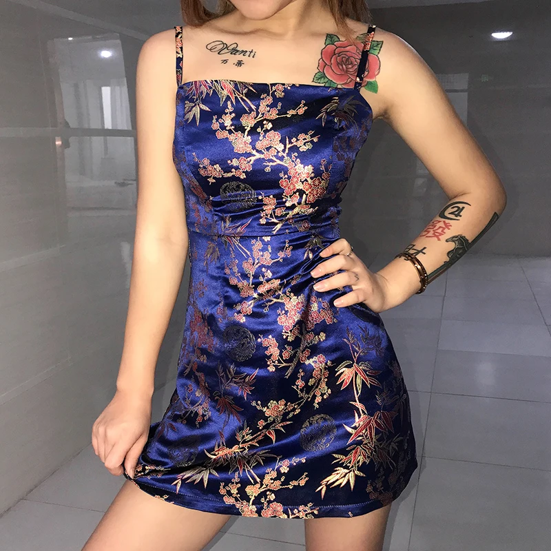 

Elegant Ladies Strap Spaghetti Party Dress Women Floral Embroidery Sexy Backless High Waist 2019 Summer Vintage Mini Dresses