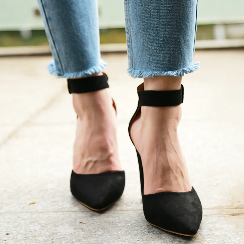 Women's Exquisite Ankle Strap Square Heels Black 2
