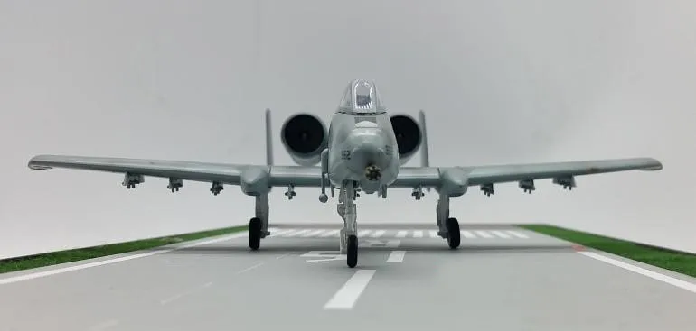 TRUMPETER 1: 72 USAF A-1" Lightning" II Штурмовик модель немецких солдат 1990 37112 избранная модель
