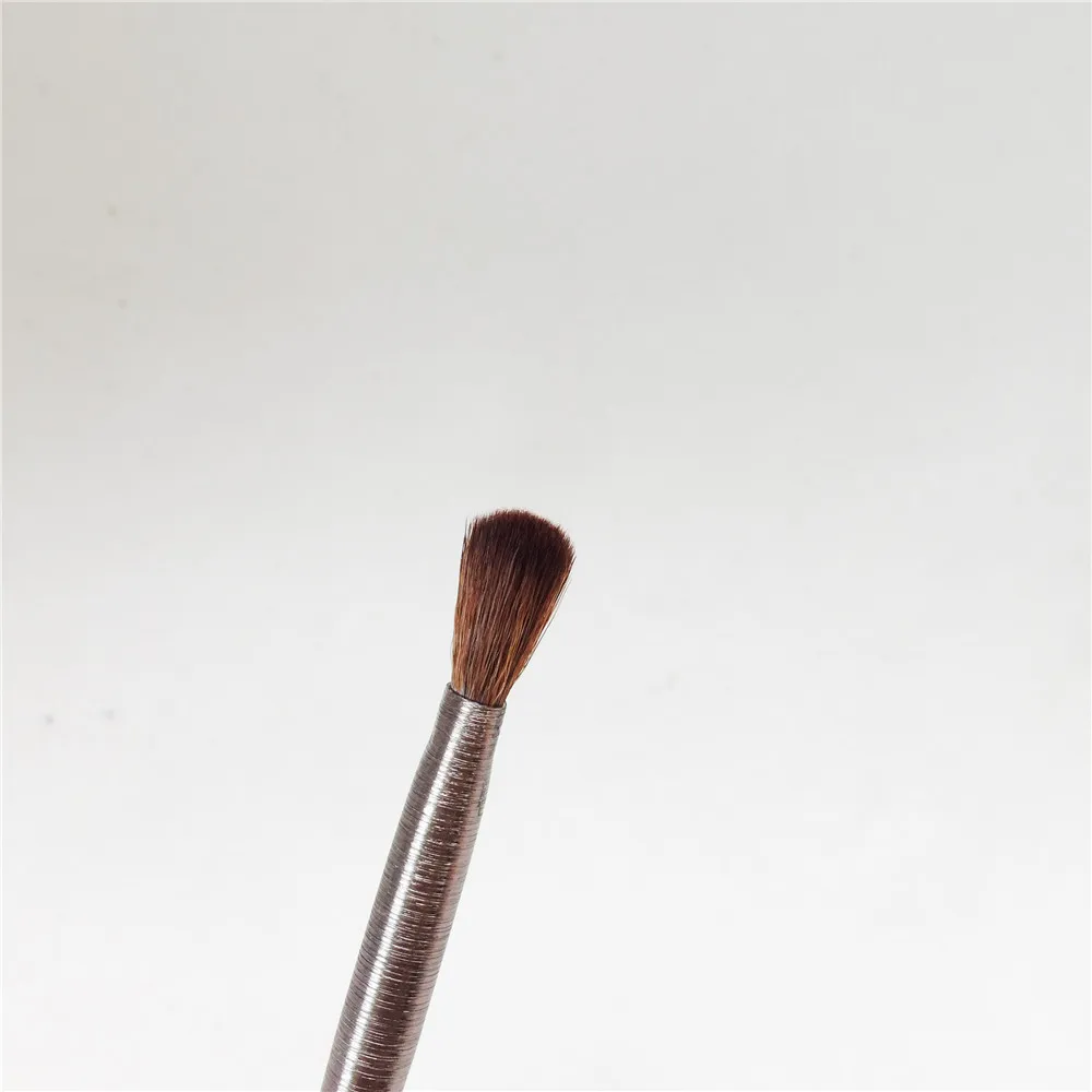 Urban Decay Brush E205 Iconic Eyeshadow _ 3