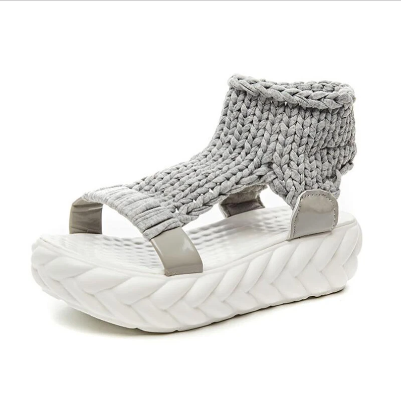

2019 new Outdoor sports sandals women's beach shoes summer breathable non-slip hand-woven sneakers