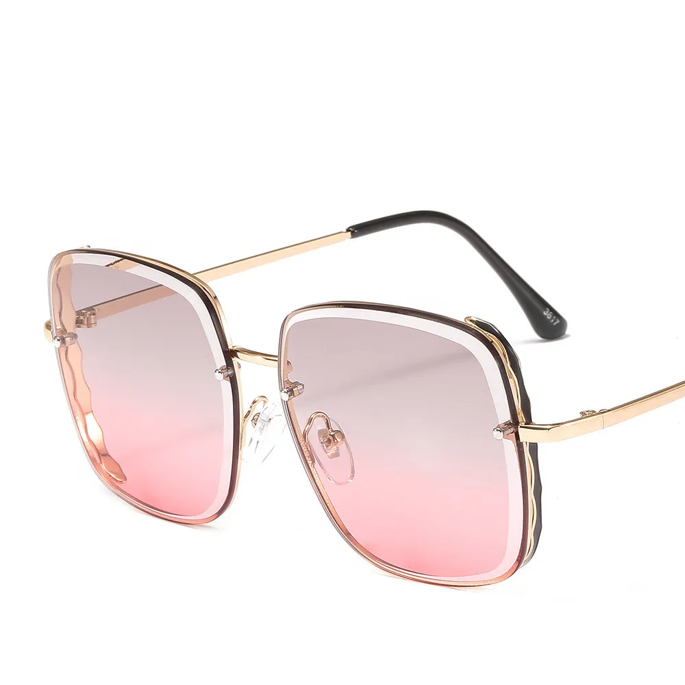 

Retro Square Sunglasses Women Brand Designer Metal Frame Oversized Sun Glasses Fashion Men Gradient Shades Oculos UV400