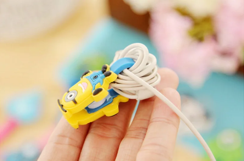 New socket Universal Cartoon Cable Organizer Bobbin Winder Cable Protector Expanding phone Stand Finger car phone Holder