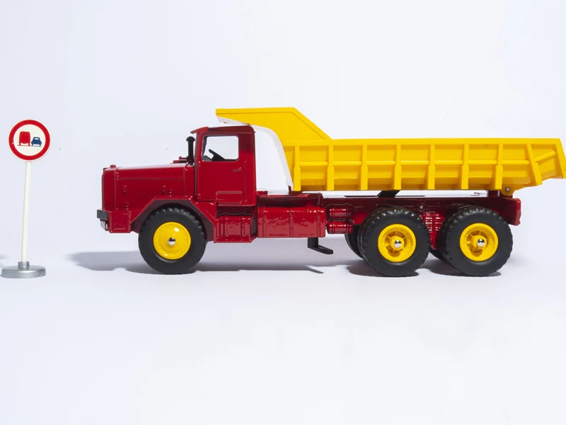 Atlas 1:43 супер Динки игрушки 572 BERLIET гпоб AVEC BENNE каррьер BASCULANTE сплава литья под давлением модели автомобиля и игрушки Модель Коллекция