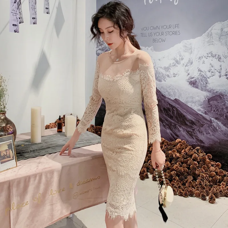 

Spring Women Dress Lace Patchwork Beige Pencil Dress O Neck Bandage Slim Sexy Party Bodycon Vintage Dresses 2019 INS Hot Vestido