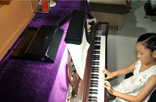 Best price at $104 Cheap 2016 The lamp that shield an eye to practice piano lamp + spare tubes + cleanning cloth+ 2 years warranty