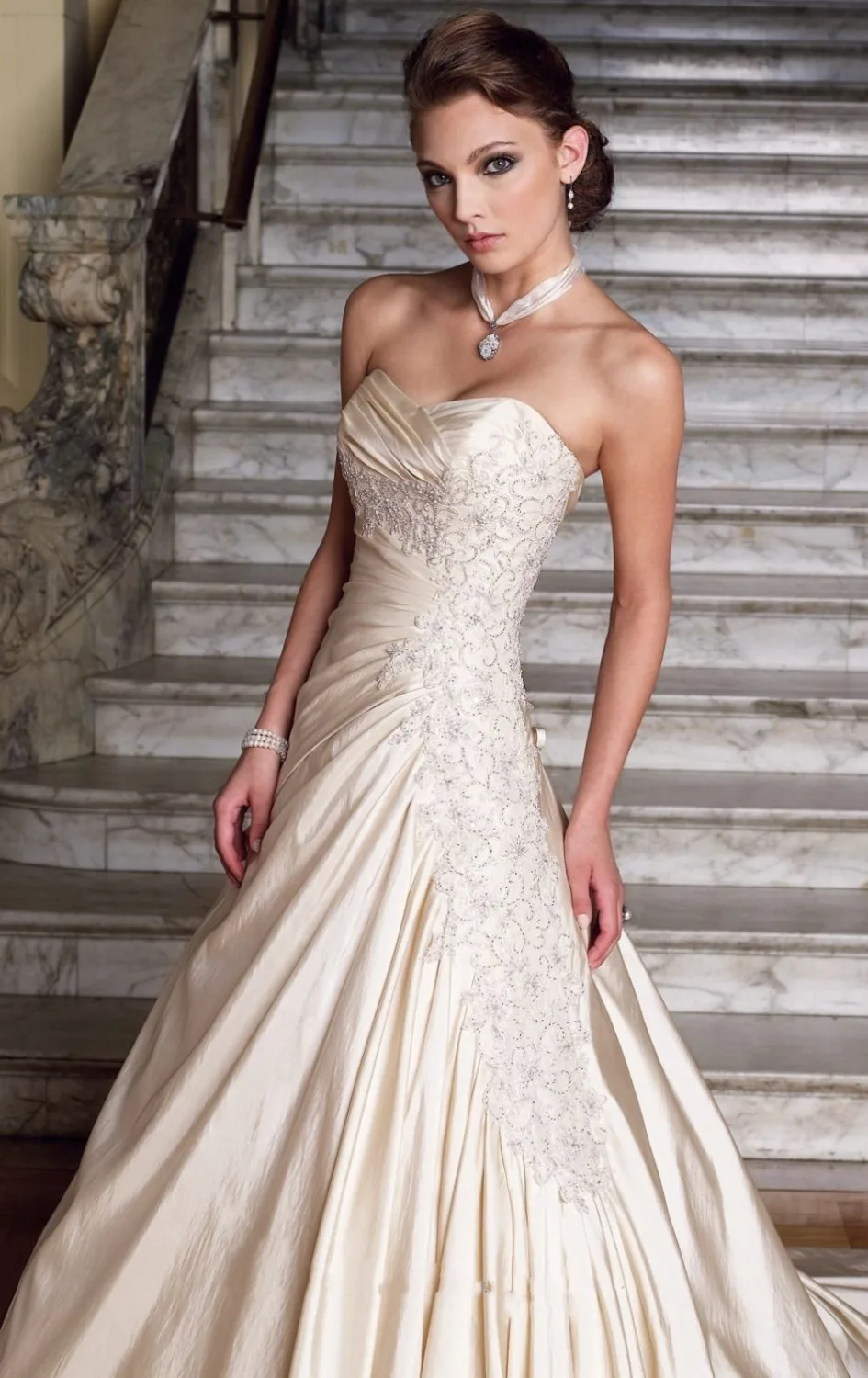 New-Arrival-Top-Selling-2014-Luxury-Wedding-Gown-A-Line-Sexy-Sweetheart-Taffeta-Ruffles-Lace-Appliques (1).jpg