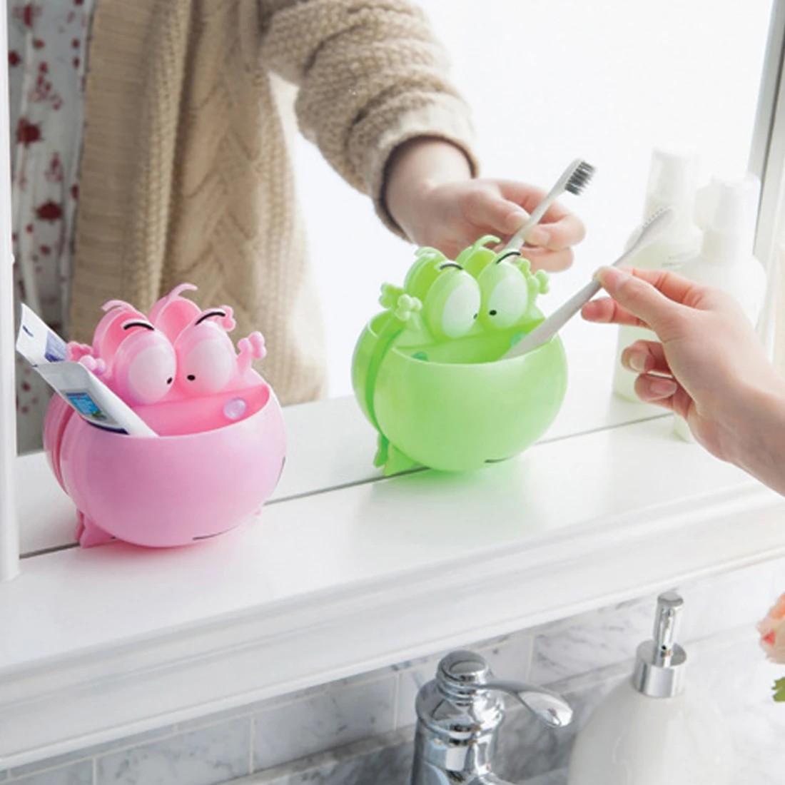 

Cartoon Frog Strong Sucker Toothbrush Holder Wall Suction Hook Tooth Brush Holder Home Decor For Kids Bathroom Products 3 Colors