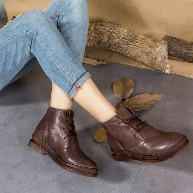 

CHAISHOU 2018 autumn and winter new ladies first layer leather Ankle boot platform black lace-up Martin boots Botas mujer
