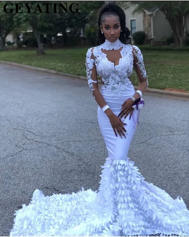 Elegante Hoge Hals Lange Mouwen Mermaid White Prom Dresses 2020 Illusion Lace Applique 3D Bloemen Zwart Meisje Lange Graduation Dress Elegante Hoge Hals Lange Mouwen Mermaid White Prom Dresses 2020 Illusion Lace Applique 3D Bloemen Zwart Meisje Lange Graduation Dress