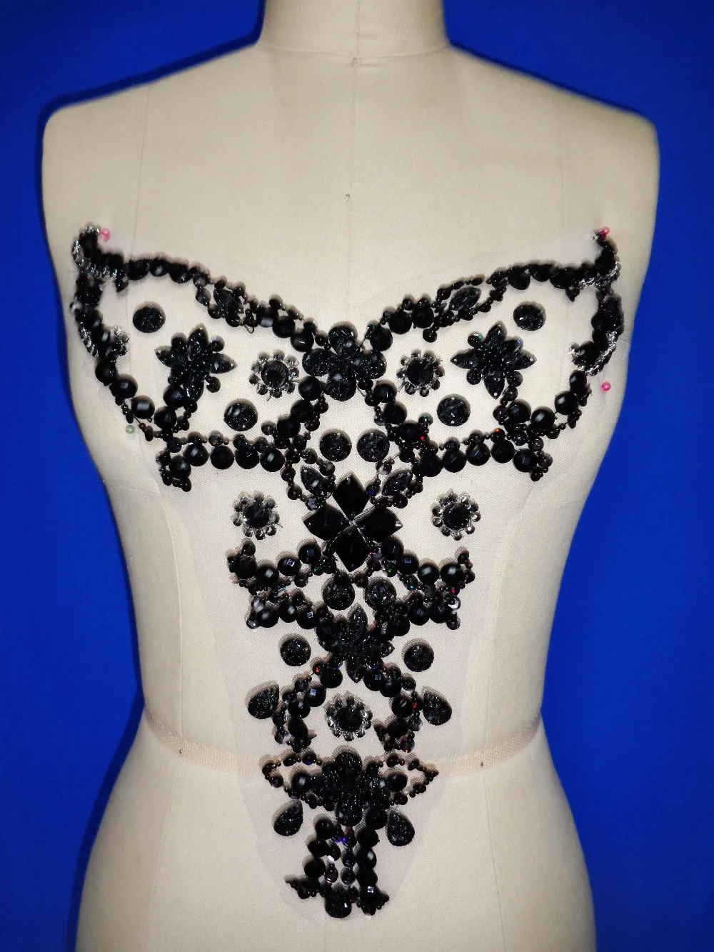 

Free shipping 30*28cm handmade crystal patches trim sew on black rhinestones applique for dress accessories