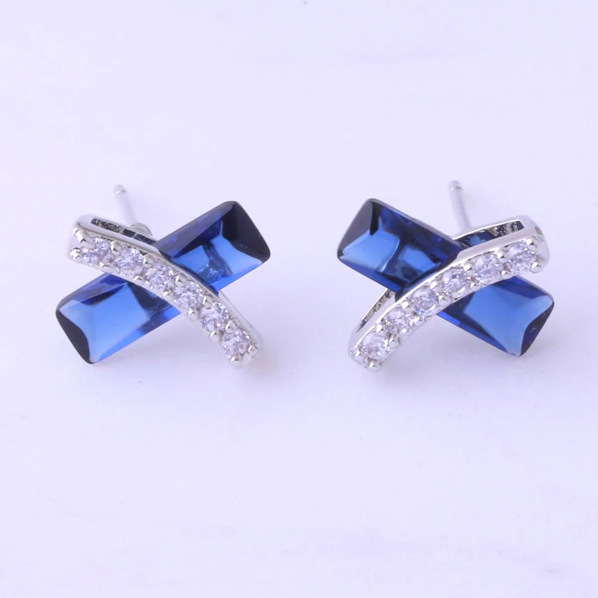 Любовный монолог, дизайн, стиль "Х", синий кристалл и белый кубический цирконий, серебряный цвет, серьги-гвоздики для женщин J0001