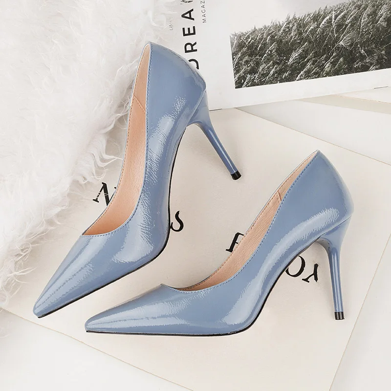 Altos 9 Mujeres Aguja Cuero negro Tacones Beige 2018 Desnuda Fetiche Azul azul caqui Scarpins Señora De Zapatos Bombas Calzado Cm rojo Nupcial Prom Elegante FqXEFw4