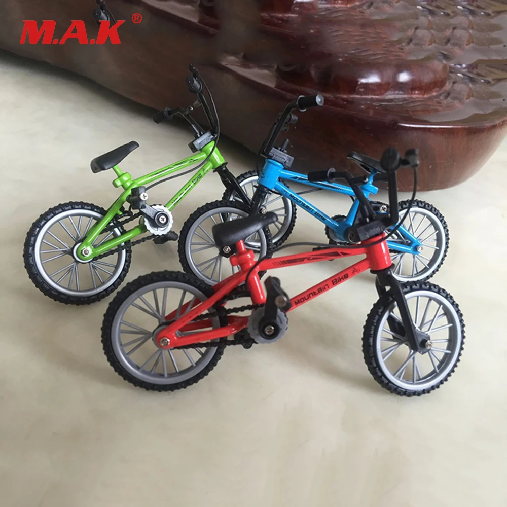 Plastic Mini Bicycle Bike Toy For 1//10 1//8 RC Crawler Car Decoration Accessories