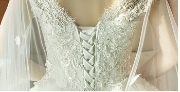 

2019 new arrival ball gown wedding dress scoop neckline with chapel train lace appliques beaded stylish wedding gowns best sale