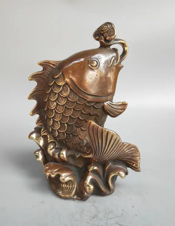 

Chinese pure brass carp Play water crafts statue