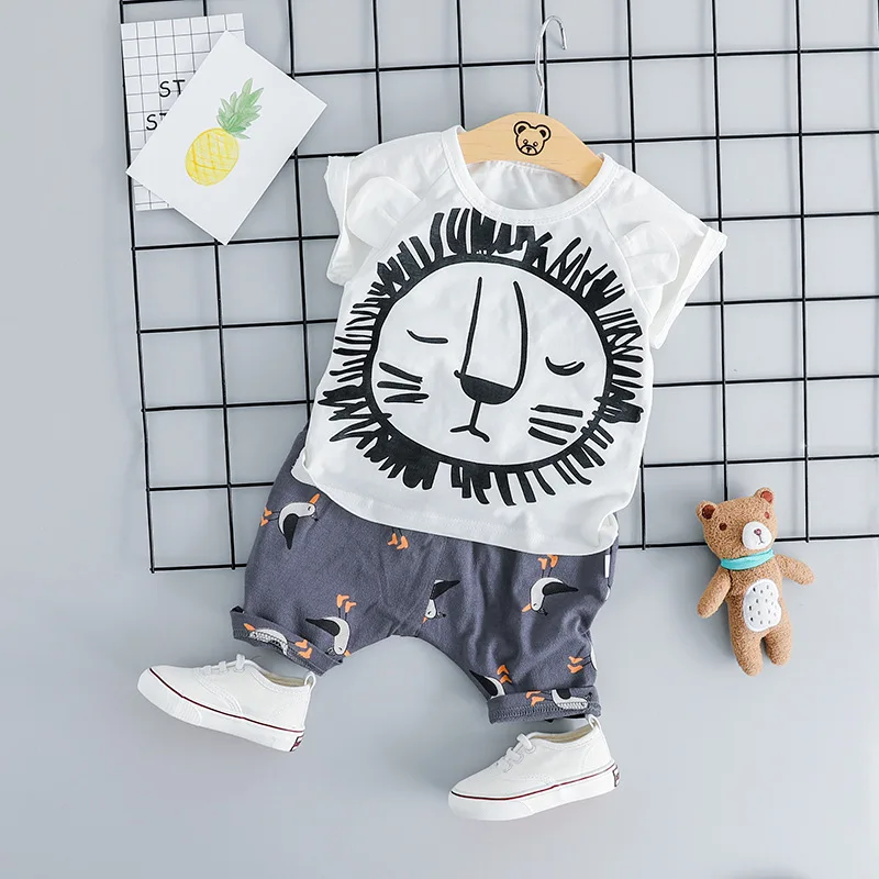 2 шт./компл., детская одежда Комплекты одежды для мальчиков футболка с желтым львом+ шорты новая летняя одежда для девочек детская одежда с принтом льва